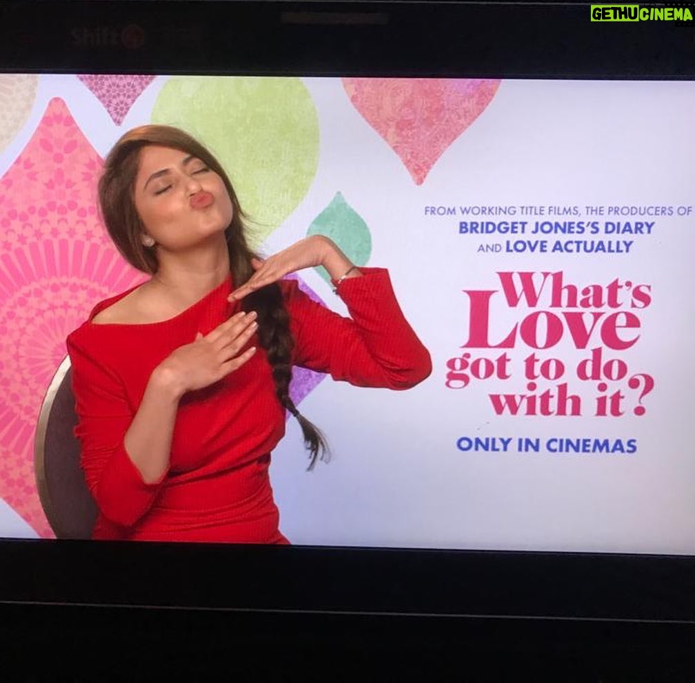 Sajal Ali Instagram - Love is a mystery for me ! What about you ? #whatslovegottodowithit ♥️ 📸 @md_ya