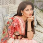 Sajal Ali Instagram - @seranofficial 🌹 @meheksaeed @maria_mahesar @noman.syed @mubsher.bhatti @sajallsajjad