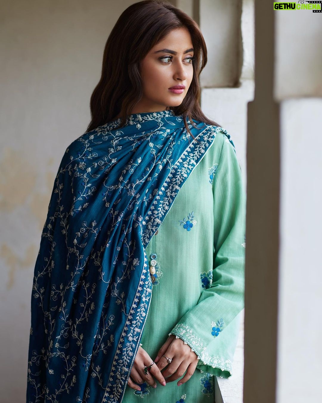 Sajal Ali Instagram - The timeless and harmonious Khaddar Linen Collection by @crossstitch_official is LIVE for Pre-booking! Launching Instores on 21st October โ23! ๐ธ #crossstitchgirls #crossstitchpk #unstitched #CSelflove #khaddar #linen #csxsajal #sajalali