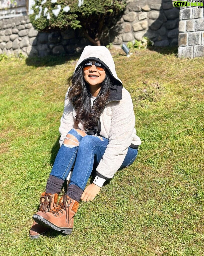 Sakshi Agarwal Instagram - Miss those days🥳 . #darjeeling #holidays #trip