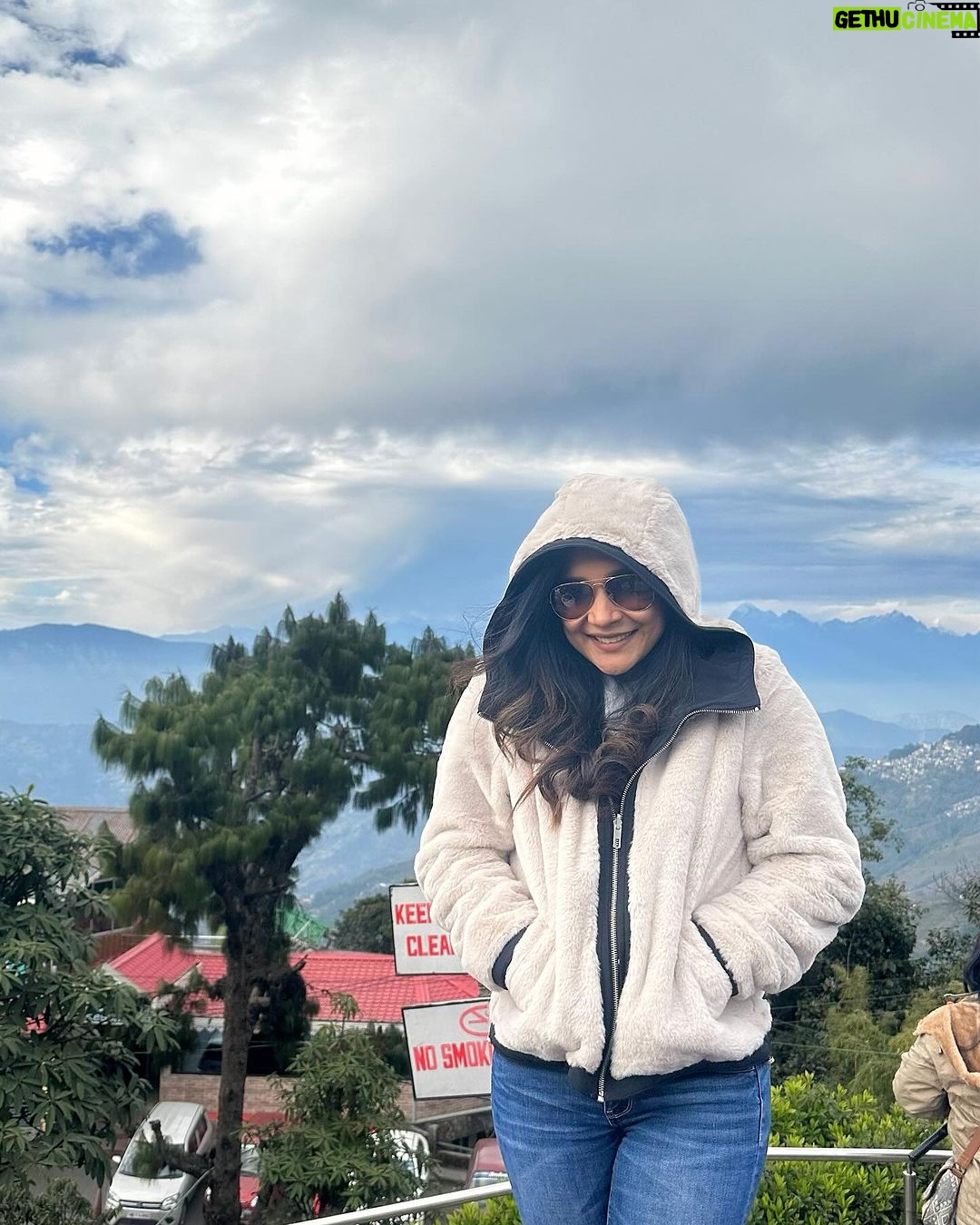 Sakshi Agarwal Instagram - Miss those days🥳 . #darjeeling #holidays #trip