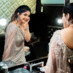 Sakshi Agarwal Instagram - Yes, I feel beautiful inside out💕✨ . @samyakksarees @lakshana_priya_mua @fineshinejewels @sathish_photography49 . #kalaignar100 #kollywood #sareelove #sakshiagarwal #actress Chennai, India