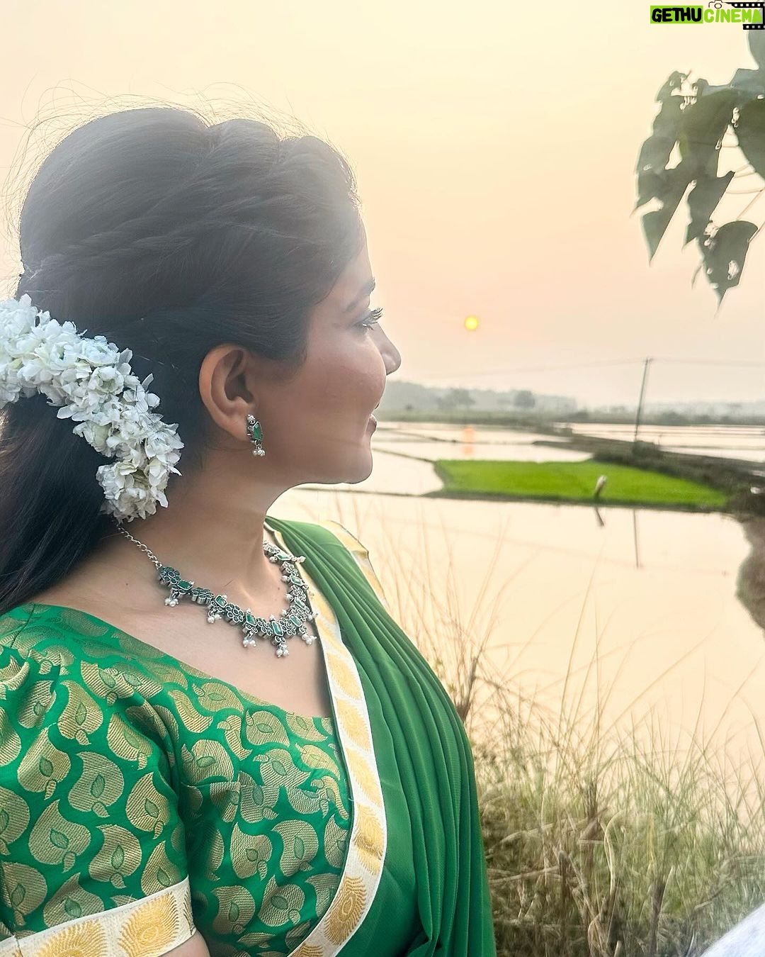Sakshi Agarwal Instagram - Wish you all a very happy Pongal🌾🌾 . #pongalcelebration #pongalfestival #pongalwishes #sakshiagarwal Edappal, Kerala, India