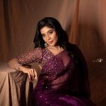 Sakshi Agarwal Instagram – “Embrace the beauty within and let it illuminate your world ✨ #InnerGlow”
.

Saree: @thanvi_boutique 
Makeup :@murugeshmakeup_hair 
Photography :@sano_visuals 
Hair: @mahi_hairdo
Drapist: @style_with_anbu 
Jewellery :@vivahbridalcollections 

.
#purplesaree #love #instadaily #aesthetic #beauty #instamood #sakshiagarwal #sareelove