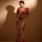 Sakshi Agarwal Instagram - With every drape of the saree, a woman unveils a new layer of her inner beauty. . Outfit : @samyakksarees Jewellery : @challani_jewellery Make up : @murugeshmakeup_hair Photographer : @padman_photography Hair : @mahi_hairdo Saree drapist : @style_with_anbu . #instagreat #instagood #instafashion #beauty #sareelove #kollywood #sakshiagarwal #feelbeautiful Chennai, India