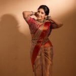 Sakshi Agarwal Instagram - With every drape of the saree, a woman unveils a new layer of her inner beauty. . Outfit : @samyakksarees Jewellery : @challani_jewellery Make up : @murugeshmakeup_hair Photographer : @padman_photography Hair : @mahi_hairdo Saree drapist : @style_with_anbu . #instagreat #instagood #instafashion #beauty #sareelove #kollywood #sakshiagarwal #feelbeautiful Chennai, India
