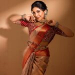 Sakshi Agarwal Instagram - With every drape of the saree, a woman unveils a new layer of her inner beauty. . Outfit : @samyakksarees Jewellery : @challani_jewellery Make up : @murugeshmakeup_hair Photographer : @padman_photography Hair : @mahi_hairdo Saree drapist : @style_with_anbu . #instagreat #instagood #instafashion #beauty #sareelove #kollywood #sakshiagarwal #feelbeautiful Chennai, India