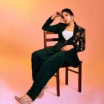 Sakshi Agarwal Instagram - Dont just wear your blazer, but own it infusing it with your own brand of charisma and charm✨❤️ . Photographer : @photraits.kiran Make up & Hair : @lakshana_priya_mua Stylist : @anand.aries Outfit : @studio24_bespoke Studio : @Ksquared.studios . #greenblazer #style #charisma #charm #beauty #sakshiagarwal Chennai, India
