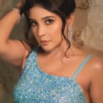 Sakshi Agarwal Instagram - What are you going to do? Charge me for being hot?🔥 . Photography : @g_vigneshwaran_ Makeup : @murugeshmakeup_hair Hair : @style_with_anbu Stylist :- @stylist_muskan_varma_ Outfit :- @upgradebya Jewelry : @miranabymegha Jewelry PR: @affiliates_pr @prashantrawat_pr Pro: @riazkahmed.pro @v4umedia_ Shoot coordination : @jonnyjd5 Lights: @immortalsekar . #hotnesstrend #gowndress #feellikequeen👑 #sakshiagarwal Chennai, India