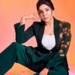 Sakshi Agarwal Instagram - Dont just wear your blazer, but own it infusing it with your own brand of charisma and charm✨❤️ . Photographer : @photraits.kiran Make up & Hair : @lakshana_priya_mua Stylist : @anand.aries Outfit : @studio24_bespoke Studio : @Ksquared.studios . #greenblazer #style #charisma #charm #beauty #sakshiagarwal Chennai, India