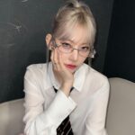 Sakura Miyawaki Instagram - geek chic👓🩶