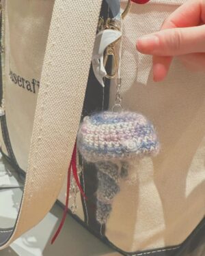 Sakura Miyawaki Instagram - 쉽지 많음 내가 쉽게 EASY~
#crochet #kkurochet #크로셰 #꾸로셰