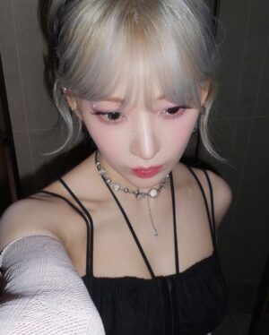 Sakura Miyawaki Instagram - 