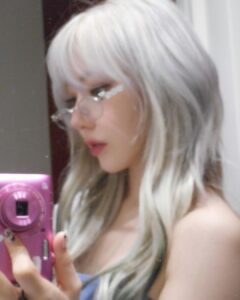 Sakura Miyawaki Instagram - 🩶