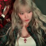 Sakura Miyawaki Instagram - kkura ate THE GARAGE 💜