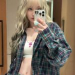 Sakura Miyawaki Instagram - kkura ate THE GARAGE 💜