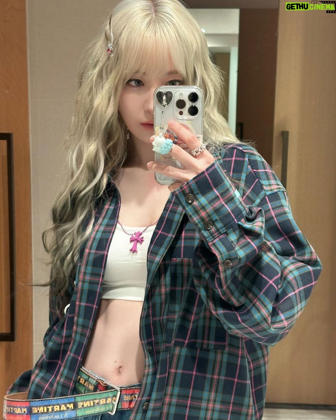Sakura Miyawaki - 2.5 Million Likes - kkura ate THE GARAGE 💜