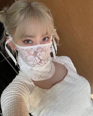 Sakura Miyawaki Instagram - MAKE IT LOOK EASY