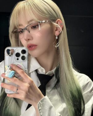 Sakura Miyawaki Instagram - 피카츄 머리 ⚡️