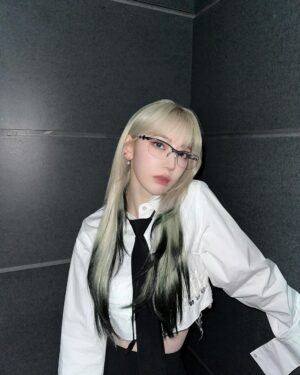 Sakura Miyawaki Instagram - 피카츄 머리 ⚡️