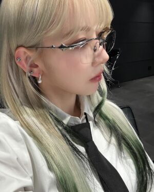 Sakura Miyawaki Instagram - 피카츄 머리 ⚡️