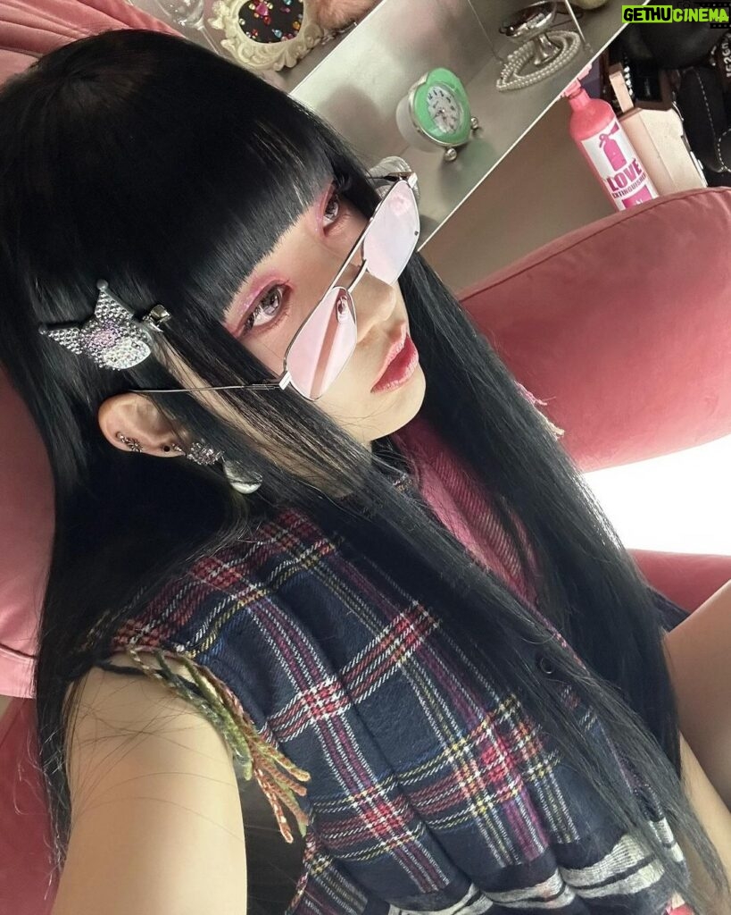 Sakura Miyawaki Instagram - BALMY FLEX
