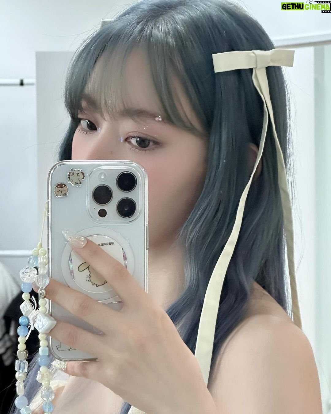 Sakura Miyawaki Instagram - FEATHERLY LOTUS