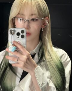 Sakura Miyawaki Instagram - 피카츄 머리 ⚡️
