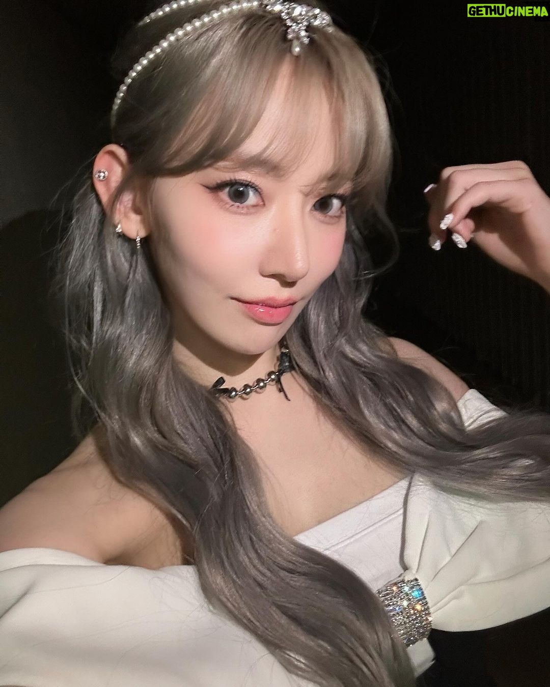 Sakura Miyawaki - 2.3 Million Likes - Happy New Year!!!!