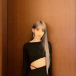 Sakura Miyawaki Instagram - 🖤🩶