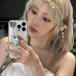 Sakura Miyawaki Instagram – 🪽