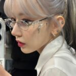 Sakura Miyawaki Instagram - geek chic👓🩶