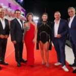 Salih Bademci Instagram - Lexus, Venedik Film Festivali'ni bizler için ayaklarımızı yerden kesen bir deneyime dönüştürdü. Unutulmayacaksın Venedik, birlikte nice rotalara @lexusturkiye @discoverlexus . #ExperienceAmazing #Lexus W. @gokce.bhdr @burcuozberk @ahbozkurt001 @murat__ertugrul @orkunun Venice, Italy