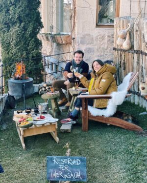 Salih Bademci Instagram - Evet, bu hafta sonunu kendimize rezerve etmemize yardım eden sevgili Aslıhan hanım ve tüm @argosincappadocia çalışanları, kattığınız tüm güzellikleri bir de olağanüstü bir zarafet ile yaptınız. Çok teşekkür ederim.🙏🙏🙏
