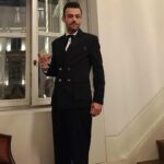 Salih Bademci Instagram - Gecemi kurtardınız. Sonsuz teşekkür ederim.🥂 Styling: @asilasli @ibrahimduman.id @damlareisoglu ❤️🌻 Takım: @slnakyz Loafer: @lesbenjamins Ve tabi ki: @cansu_uras @mujdepo #kulüp #gala #netflix Istanbul, Turkey