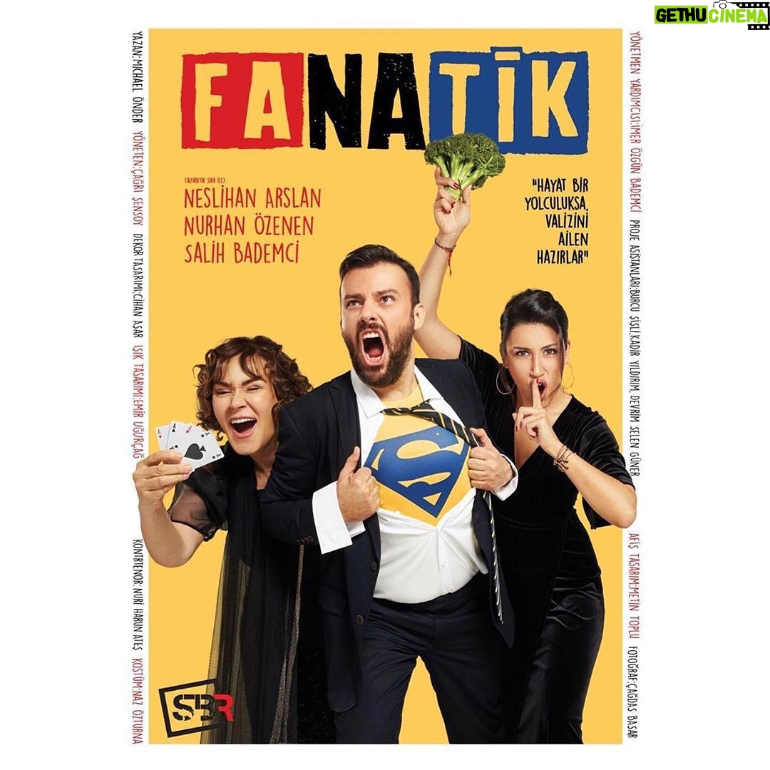 Salih Bademci Instagram - Ve Yeni Oyunumuz “FANATİK” yeni sezonda sizlerle! ⚽️🎉 Prömiyer 22 Ocak 20:30 ‘da Kenter Tiyatrosu’nda! 2.Oyun 27 Ocak 20:30’da ise Kadıköy Halk Eğitim Merkezinde. Biletler Biletix’te. #FANATİK #SBR @siyahbeyazverenkli @nesly.arslan @nurhan_ozenen