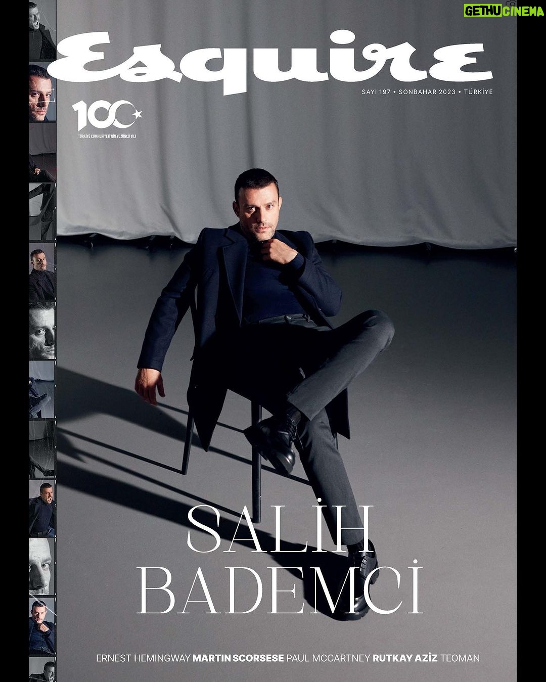 Salih Bademci Instagram - Dünyada 90., Türkiye’de 30. yaşımızı “oyun” temasıyla ve Salih Bademci’yle kutluyoruz. Oyun kurmak, oynamak ve oyun; hayatta çok nadir yakalayabildiğimiz “gerçek dünyadan çıkma duygusu”. Salih Bademci, bu zamanları şöyle anlatıyor: “O anlar o kadar güzel ki, beynine ‘Lütfen bu anı kaydetmiş ol!’ diyorsun. O an geldiğinde zaman eline düşüyor ve sünmeye başlıyor. Bu benim zamanım diyorsun: onu istediğim gibi şekillendirebilirim.” Yazı İşleri Müdürü: @ozgedinc Kreatif Direktör: @anilcan_ Fotoğraf: @selcukdanyildiz Fotoğraf Video Yönetmeni: @cananyetisti Kapak Tasarım: @sametgunuc Tipografi-Artwork: @fehmicanceylan Prodüksiyon: @sahincakiroglu Set Koordinasyon: @senakaynakin Moda Direktörü: @anilcan_ Moda Editörü Asistanları: @emrekoklucnr @toprakgulduran Dijital İçerik Editörü: @ecebuyukcolpan Prodüksiyon Asistanı: @elifguuney Saç: @mustafa_akguul Makyaj: @burkhu Video: @beratcapin Video Asistanı: @mehmedzahidd Özel Teşekkürler: @basakgunesberk @personamenajerlik Kıyafet: @yargici_tr