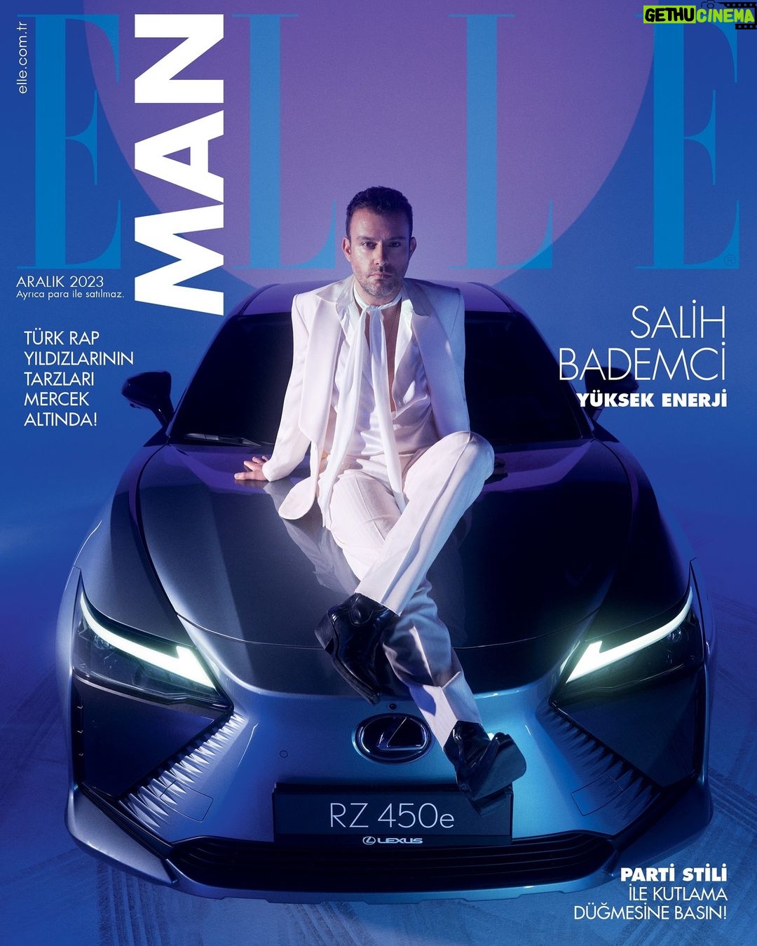 Salih Bademci Instagram - Lexus kullanıcısı olan Salih Bademci, üstlendiği her rolle seyir keyfi yaratan, üretken ve enerjisi dikkat çeken bir aktör. Performansıyla birbiri ardına hayranlık uyandıran işlere imza atması ise asla tesadüf değil. Onun mesleğine kattığı yüksek frekansı ve coşkuyu daha uzun yıllar izleyeceğimize eminiz. ELLE MAN ekini Aralık sayımız ile birlikte bayiilerden ve dergiburda.com'dan alabilir, trendyol, n11 ve hepsiburada'dan sipariş verebilirsiniz. @lexusturkiye @bademcisalih @elleturkiye @elleinternational #ELLE #ELLEMAN #LexusElectrified #YeniLexusRZ #Lexus #SalihBademci #işbirliği Röportaj: @meldanar13 Fotoğraf: @firatmeric Moda Direktörü: @asilasli Moda Editörü: @ibrahimduman.id Saç: @remziates Makyaj: @aslibilge Fotoğraf Asistanı: @brhncnli Moda Editörü Asistanları: @nidakusdogan @basakvarol_