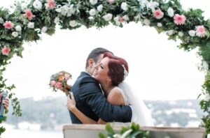 Salih Bademci Instagram - Nice mutlu yıl dönümlerine.  8
Bir Arkadaş olarak...
Bir Sevgili olarak...
Bir Eş olarak...
Bir Anne olarak... @imeroy

Happy anniversary. 8
As a Friend...
As a Lover...
As a Wife...
As a Mom... @imeroy

#happyweddinganniversary 
#mutluevlilikyıldönümleri