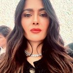 Salma Hayek Pinault Instagram - Paris Fashion Week always gives you the opportunity to play different characters in real life. 🎭 La Semana de la Moda de París siempre te brinda la oportunidad de interpretar diferentes personajes en la vida real. Hair: @johnnollet Make-up: @anglomamakeup Look: @balenciaga Jewellery: @boucheron