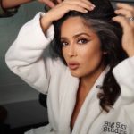 Salma Hayek Pinault Instagram - We don’t gatekeep hair tips here 😉 @miguelmartinperezldn No hacemos exclusión de consejos capilares aquí 😉 @miguelmartinperezldn