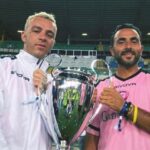 Salmo Instagram - Breve storia triste: Ho giocato a pallone fino a 20 anni, un giorno un difensore mi ha dato un calcio in faccia e ho fatto due ricoveri. Era un chiaro segnale, dovevo smettere di rincorrere il pallone e continuare a fare musica. Ho seguito il consiglio. Nella canzone Chiama con @drilllionaire e @capoplaza racconto la mia breve storia calcistica.