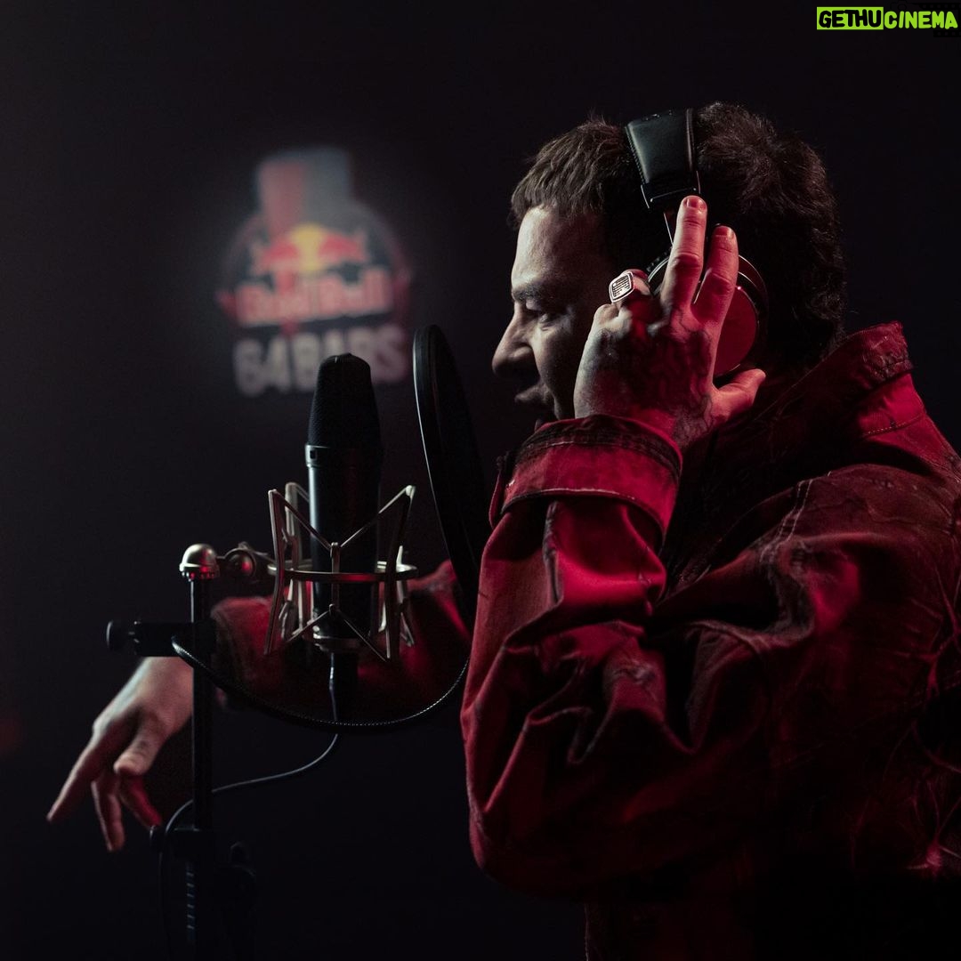 Salmo Instagram - 64 pallottole fuori Lunedì. @_luciennn_ 🔪🔪🔪@redbullitalia #64bars