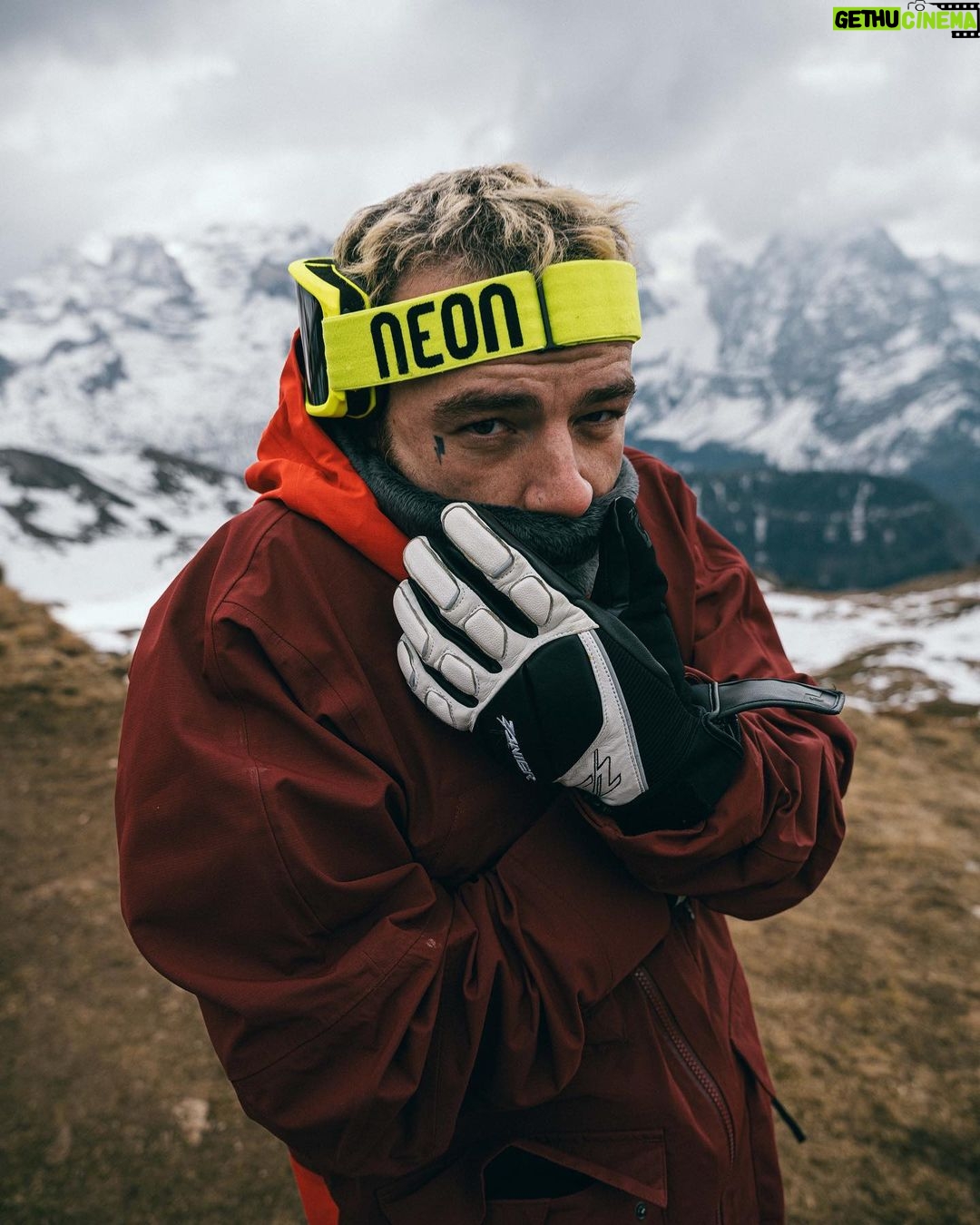 Salmo Instagram - Nuovo Reihold Messner. ❄️ foto di merda by @giusantonelliph