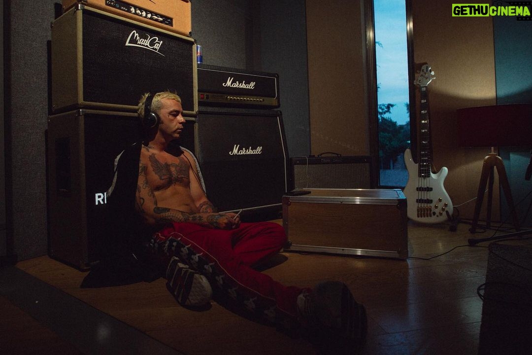Salmo Instagram - California/Sardegna 2018 making of Playlist album. 📸 @robertograzianomoro