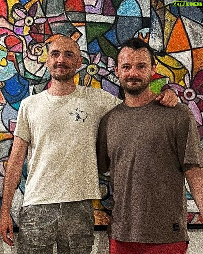 Salvatore Cinquegrana Instagram - mi hanno detto che ho un horror vacui e forse è vero. Non ce la facevo proprio a vedere una parete così grande vuota quindi ho fatto uno squillo a @dipinto_art