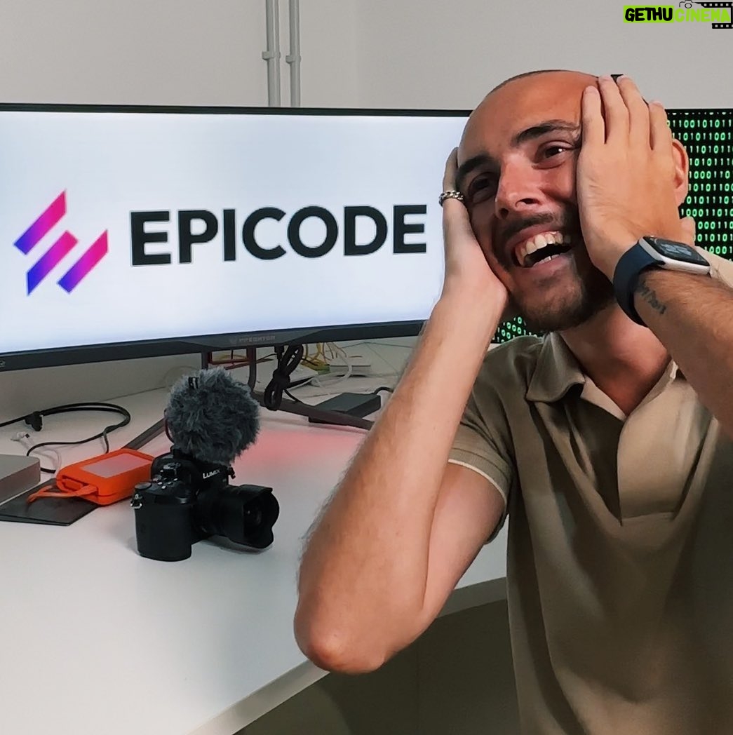 Salvatore Cinquegrana Instagram - più o meno la mia reazione quando non ho superato il test che i ragazzi di @epicode.italia mi hanno sottoposto nel mio nuovo video su youtube… L’ultima foto è per il meme #epicode #codingbootcamp #teachacademy #ad