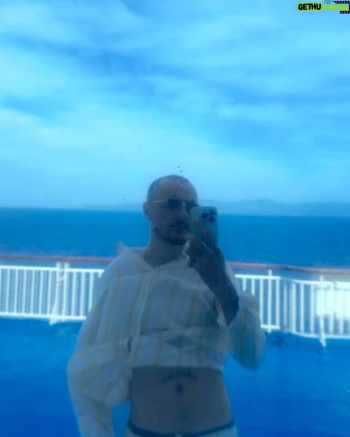Salvatore Cinquegrana Instagram - 🌊🏴☠️⚓️