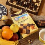 Salvatore Cinquegrana Instagram - #AD Oggi a colazione il nuovo biscotto di Mulino Bianco: Scacchieri! Super combinazione tra caramello e cioccolato, davvero buoni da inzuppare. Sul sito di Mulino Bianco trovi il game “Gioca con Scacchieri” con cui puoi vincere dei buoni da 50€ da spendere su “Dedicato A Te” l’e-commerce dove acquistare prodotti Mulino Bianco personalizzati. Con l’estrazione settimanale puoi vincere la mia box di Scacchieri con all’interno anche una scacchiera professionale e due miei oggetti personali autografati :) #scacchieri #mulinobianco @mulinobianco