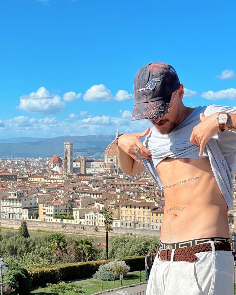 Salvatore Cinquegrana Instagram - Swipe per vedermi trattenere il fiato Florence, Italy